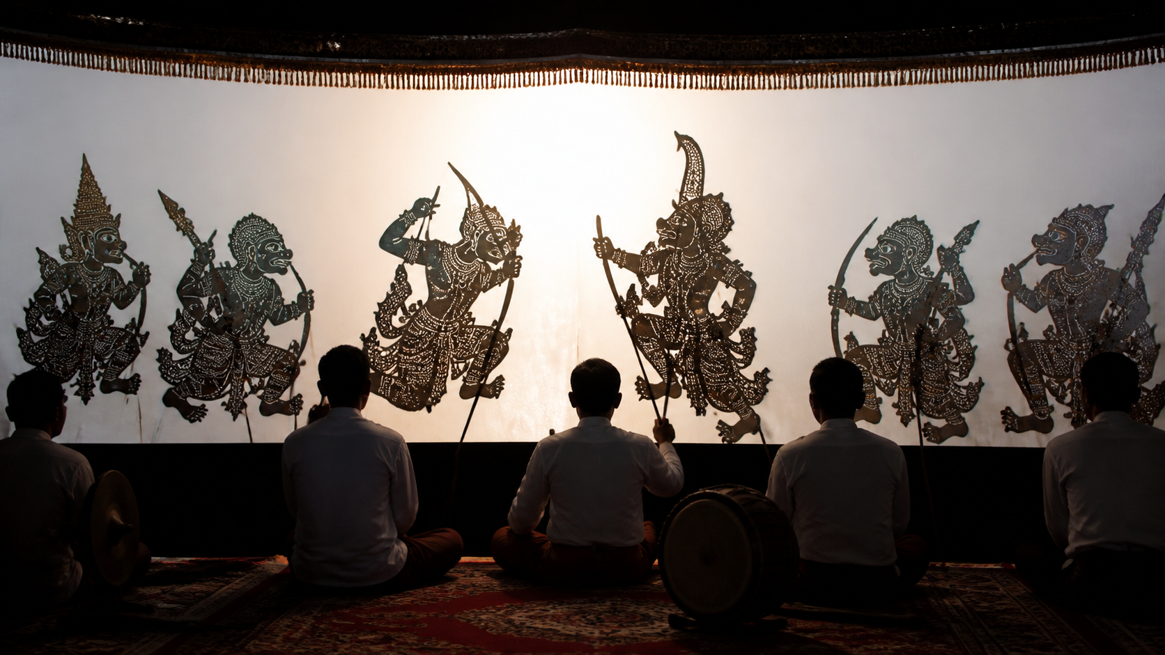Grandes marionnettes du théâtre d'ombres khmer Sbek Thom